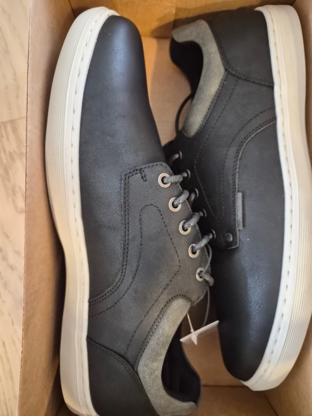 Steve Madden Men’s Casual Black Low-Top Sneakers | In Original Box